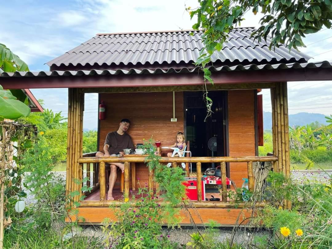 Nana Bungalows Ban Tan Room photo